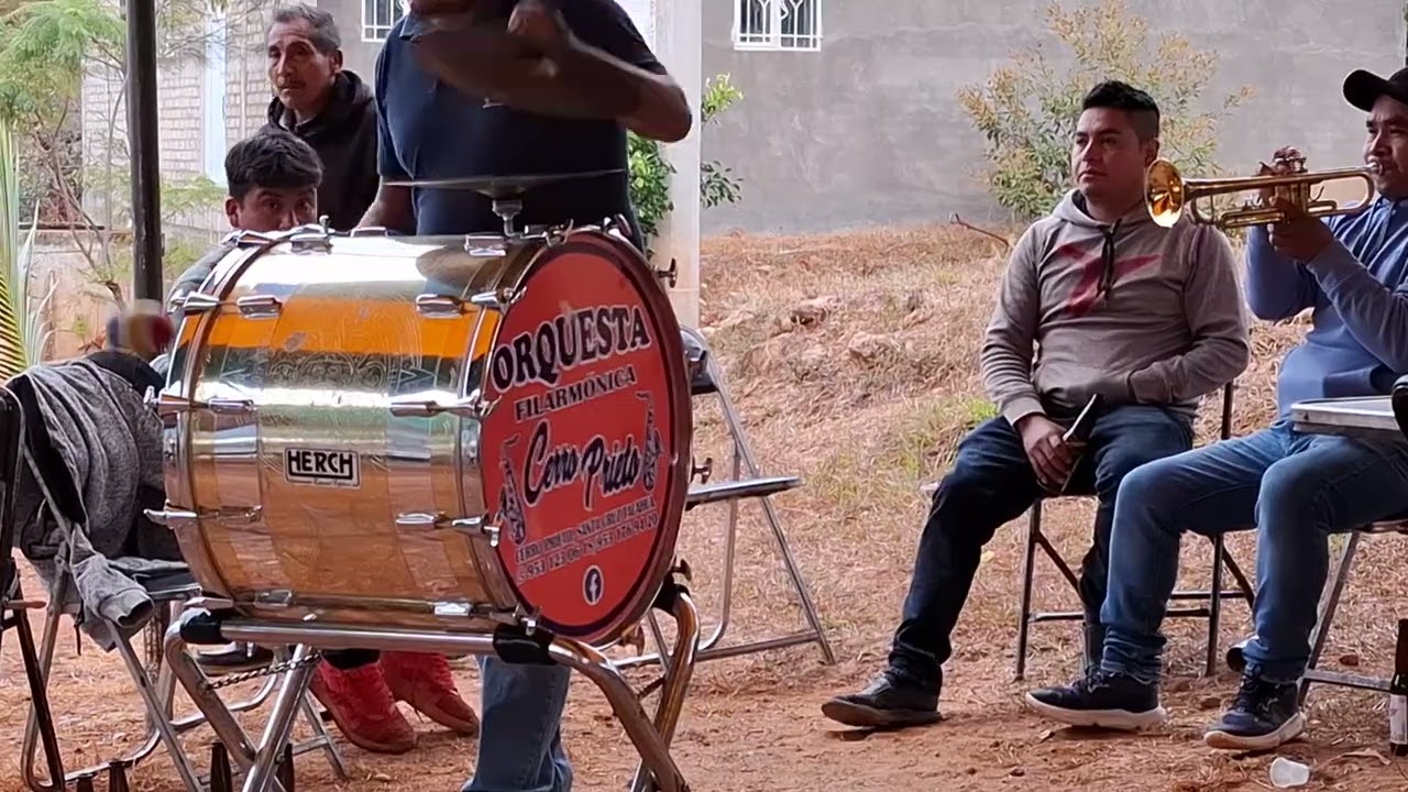 Orquesta cerro prieto santa cruz tacahua tlaxiaco oaxaca.