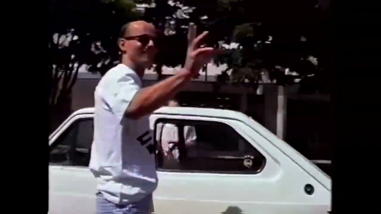 Cal&ccedil;ad&atilde;o de Ararangu&aacute; num domingo de manh&atilde; em dezembro de 1995