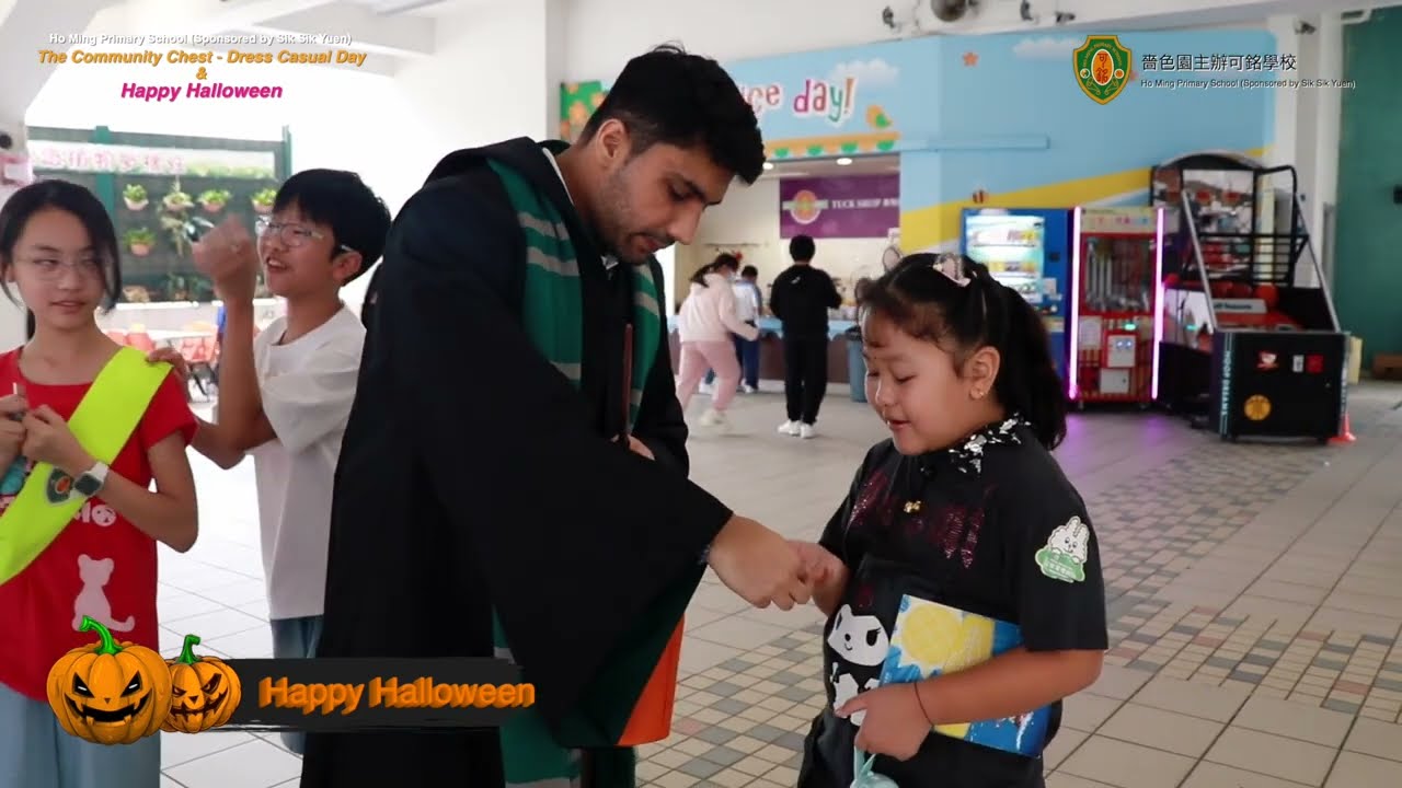Halloween Costume Parade x Dress Casual Day