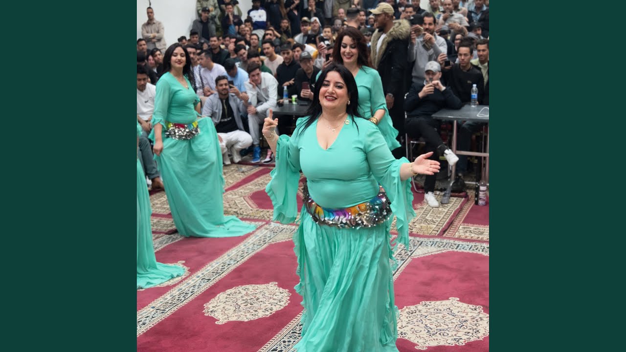 السهرة الممتعة مع الفنان أحوزار في مدينة تادلة
