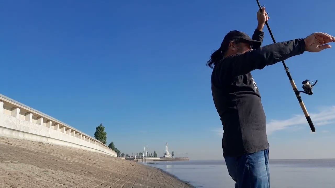 Pesca en Costanera Norte, INVASIÓN DE BOGAS, casi me voy al agua