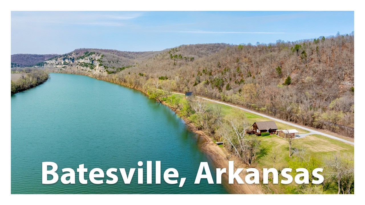 Home on the River for Sale | 70 Joe Baker Road Batesville, AR 72501 Listed at $380,000