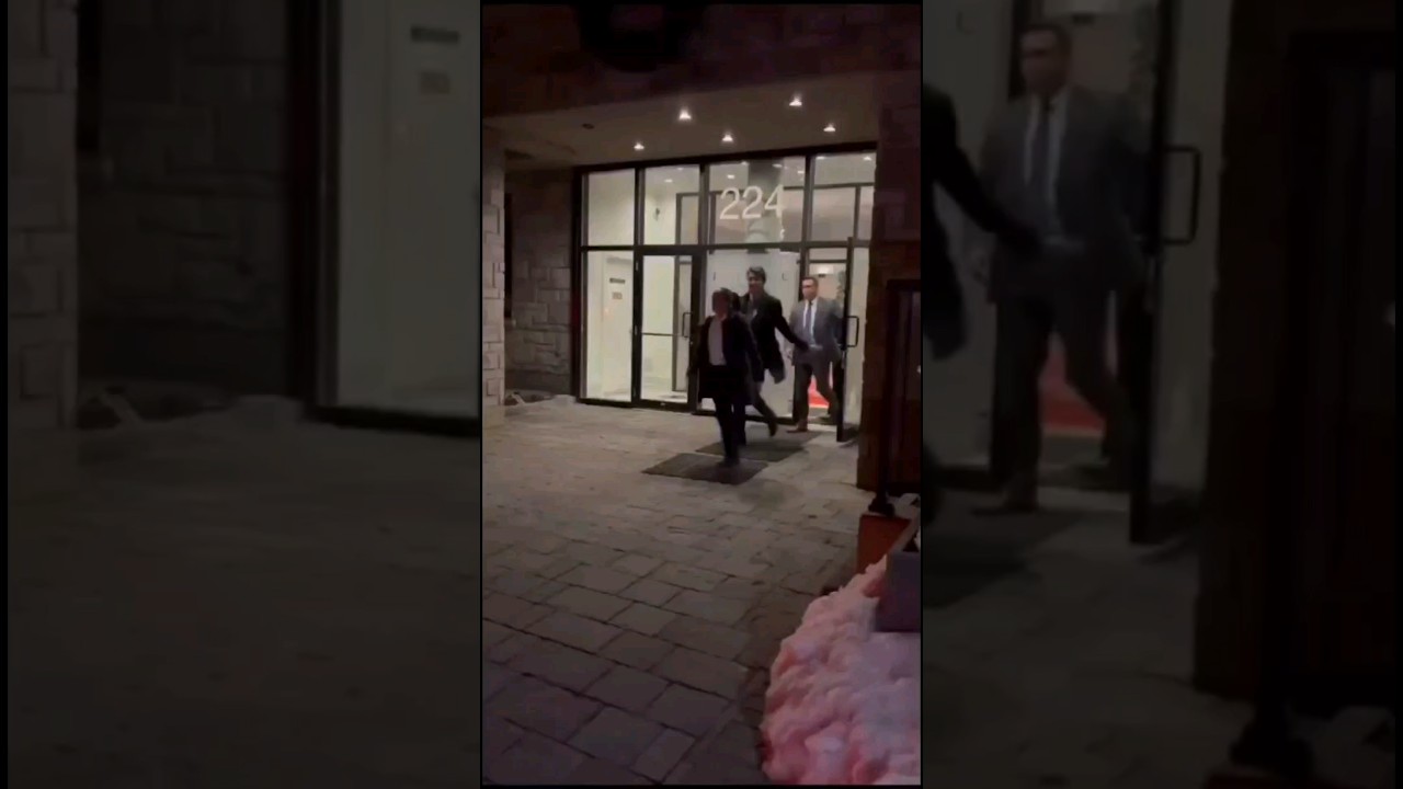 Justin Trudeau confronted by pro-Hamas group while leaving mosque 