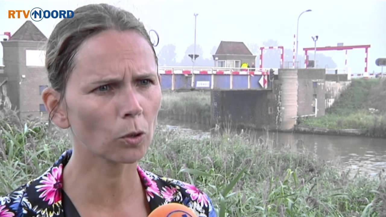 Schip ramt Dorkwerder Brug - RTV Noord
