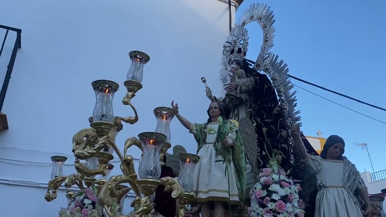 Salida procesional de la virgen del Rosario de la hermandad del Cristo, de San Pedro de Marchena