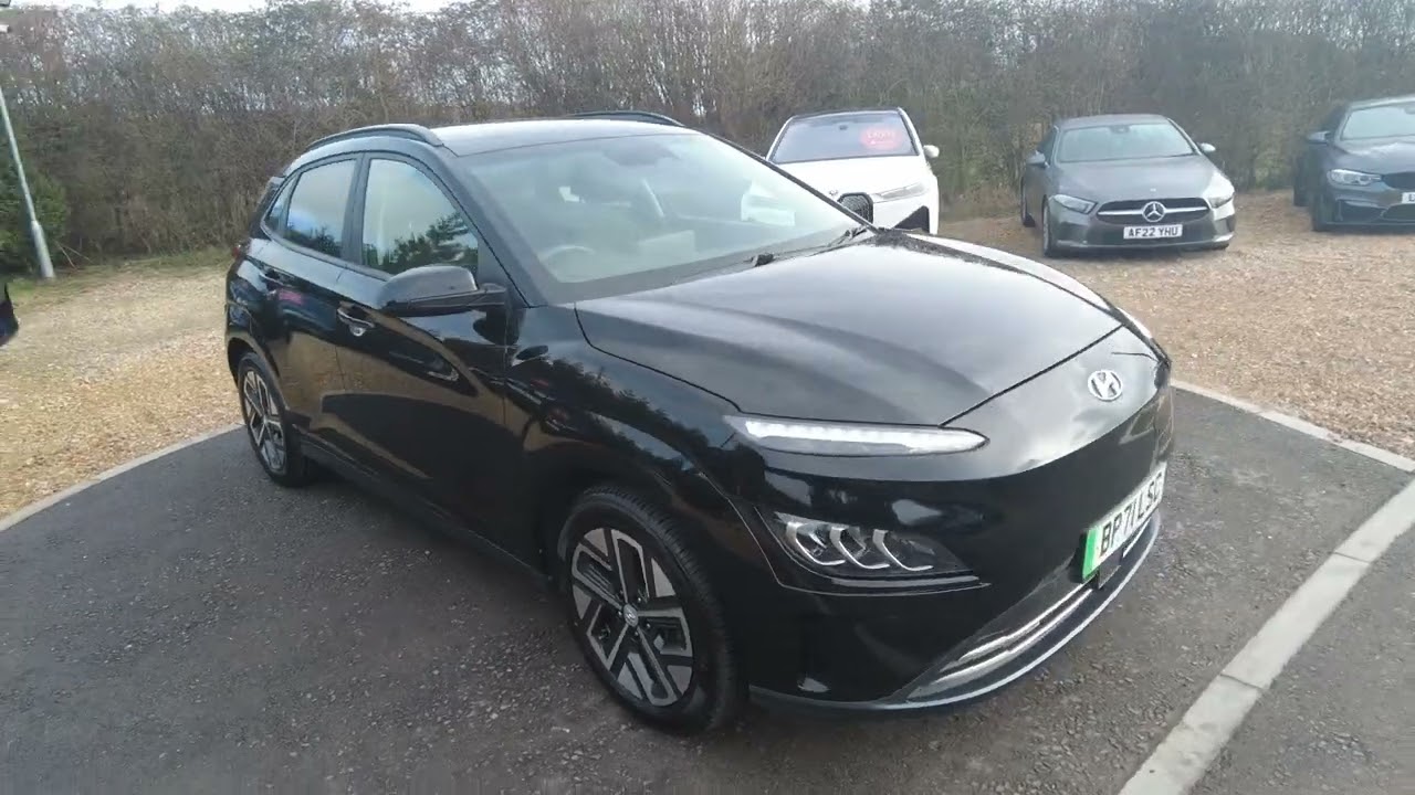 HYUNDAI KONA PREMIUM, 2021 FULLY ELECTRIC AUTO IN A LOVELY PHANTOM BLACK