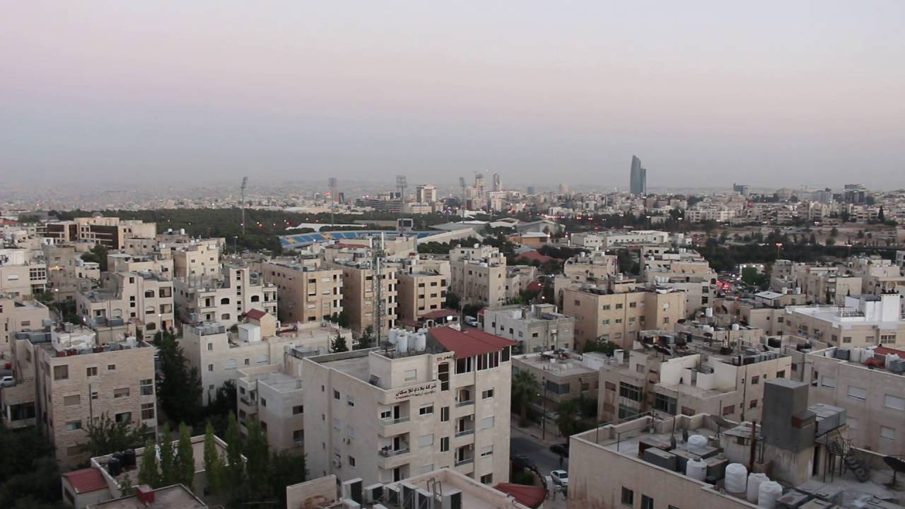 أذان المغرب عمّان - الأردن من حي المدينة الرياضية