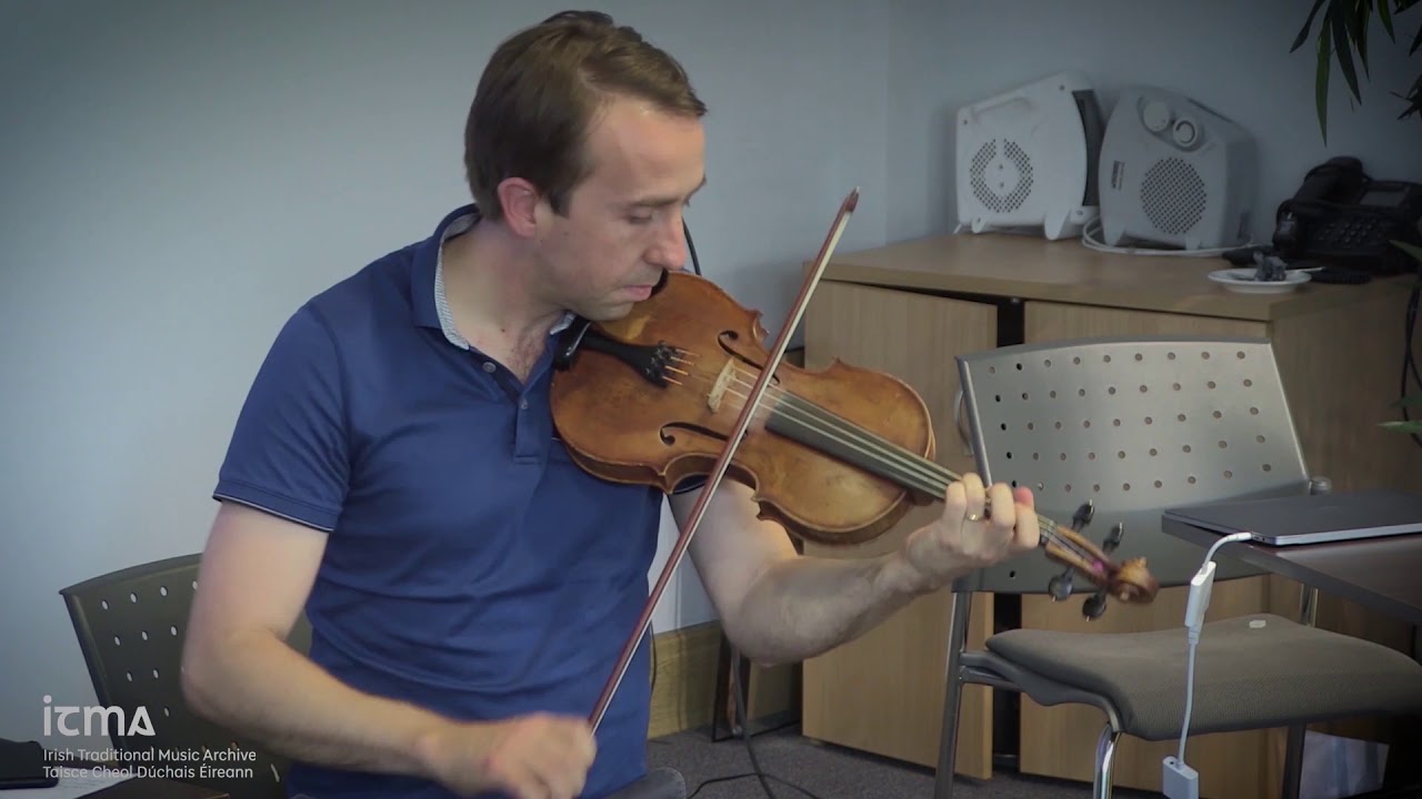 Lord MacDonald's, reel ; Heathery breeze, reel / Oisín Mac Diarmada, fiddle