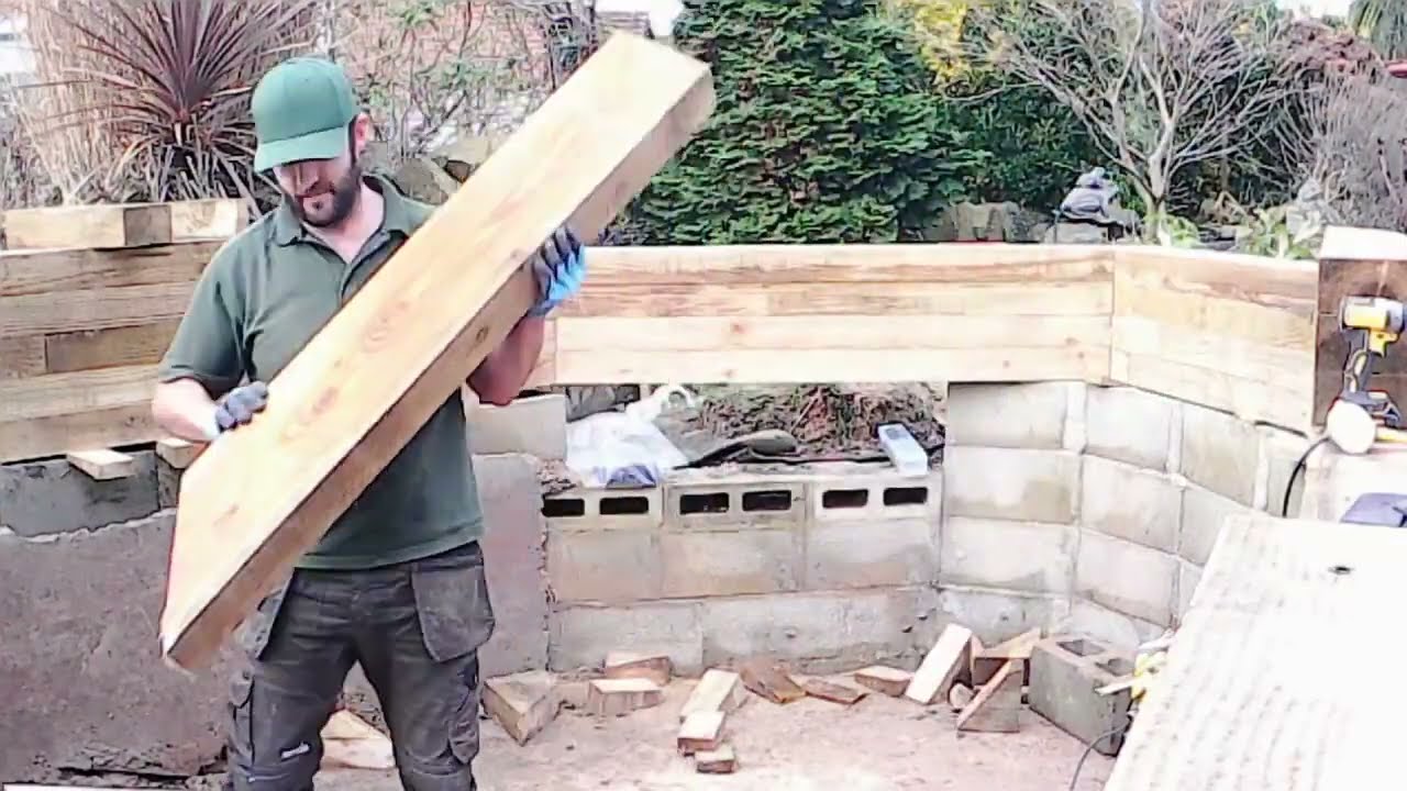 Kidsgrove Sleeper Pond, видео 3 — Стены построены!