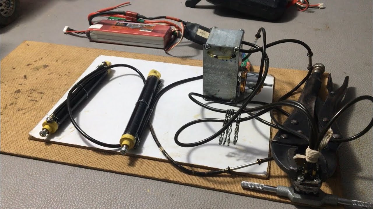 The Real Action on Test HOW TO MAKE RC Hydraulic Cylinder An Amazing Simple Handmade Final Result.