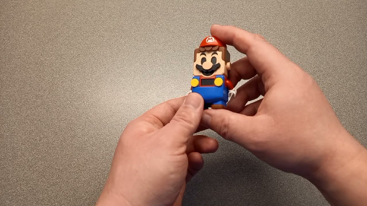 How to change batteries of LEGO Super Mario?