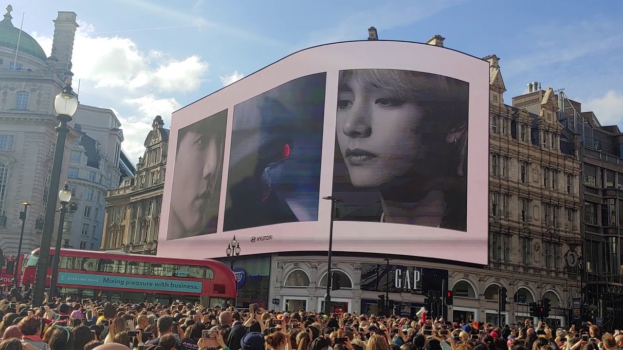 190531 BTS on the screen at Piccadilly circus,  BTSxHyundai