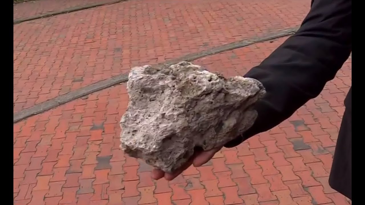 Ladrón de bicicletas usó enorme piedra para asaltar a un ciudadano en Bogotá