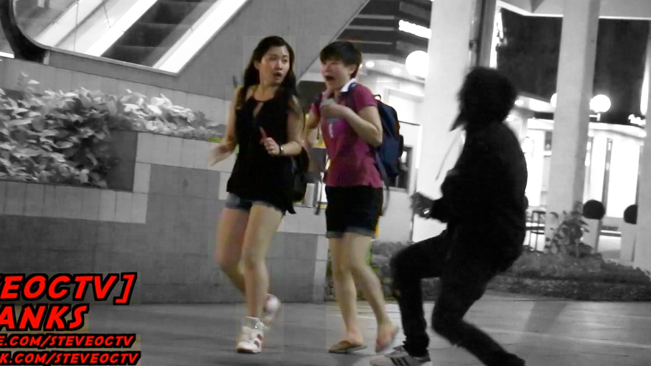 Scary Dead Guy Prank Singapore | Merlion City | Singapore Scare Prank Orchard Road