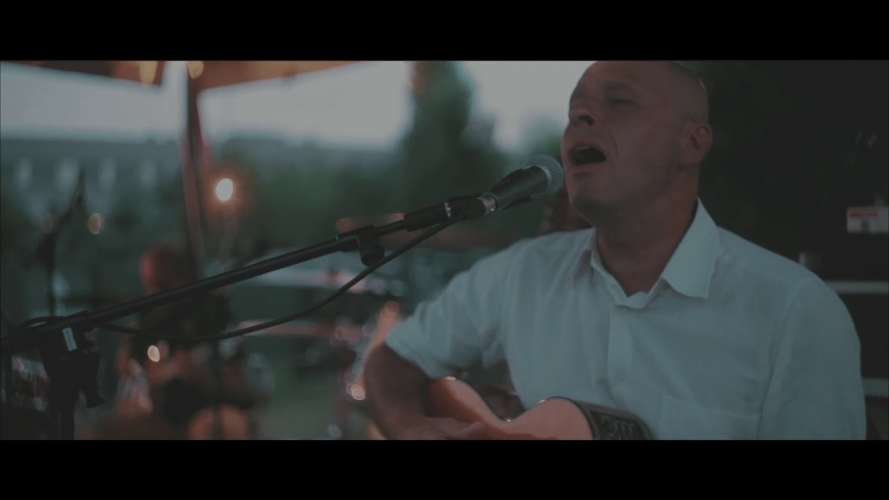 Robin and the Backstabbers - Scafandru // live la Backyard Acoustic Season
