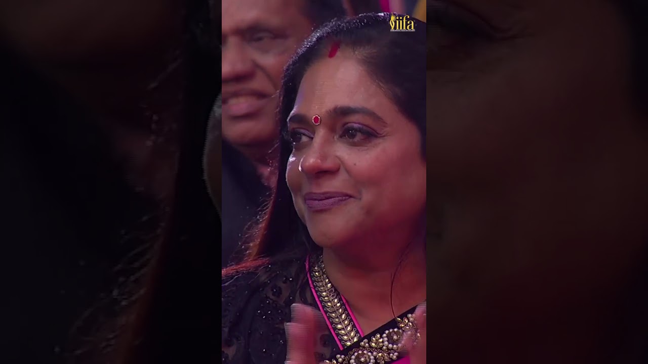 Honored to receive the Best Supporting Role (Male) award for Laapataa Ladies at IIFA.  #RaviKishan