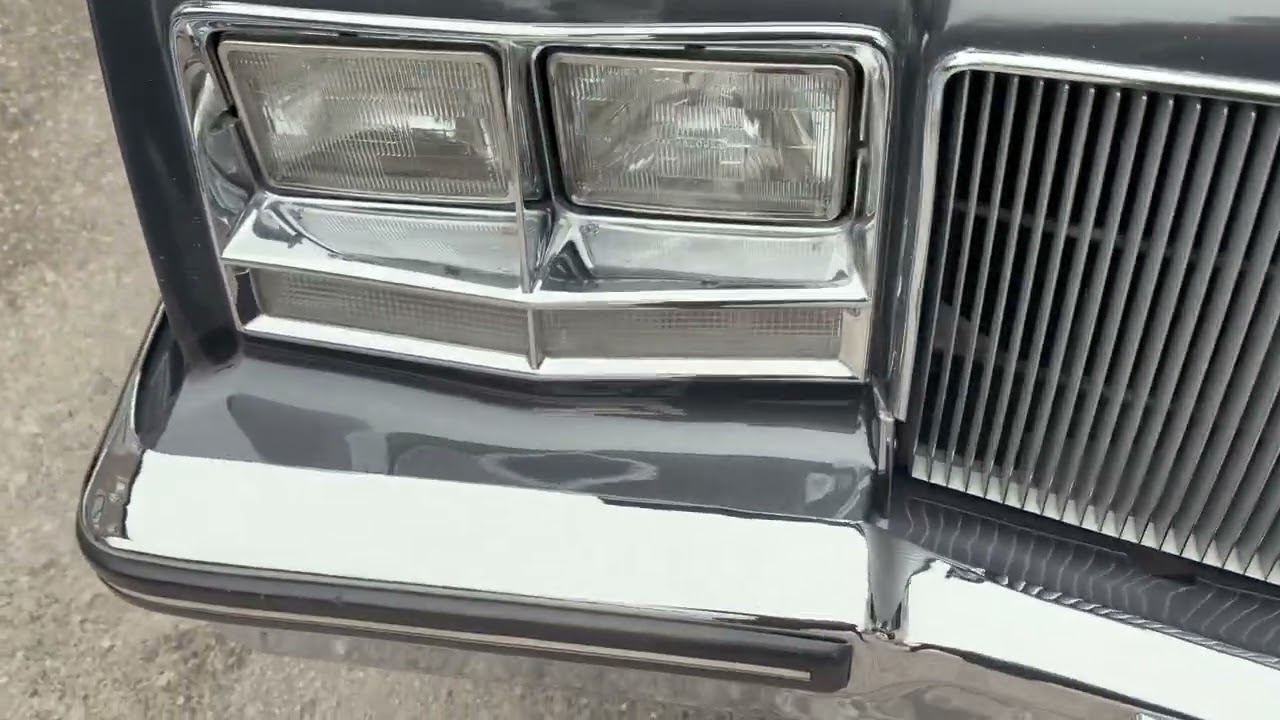 1985 BUICK RIVIERA 21K ORIGINAL MILES/34K ORIGINAL KM TIME CAPSULE ENGINE COMPARTMENT.