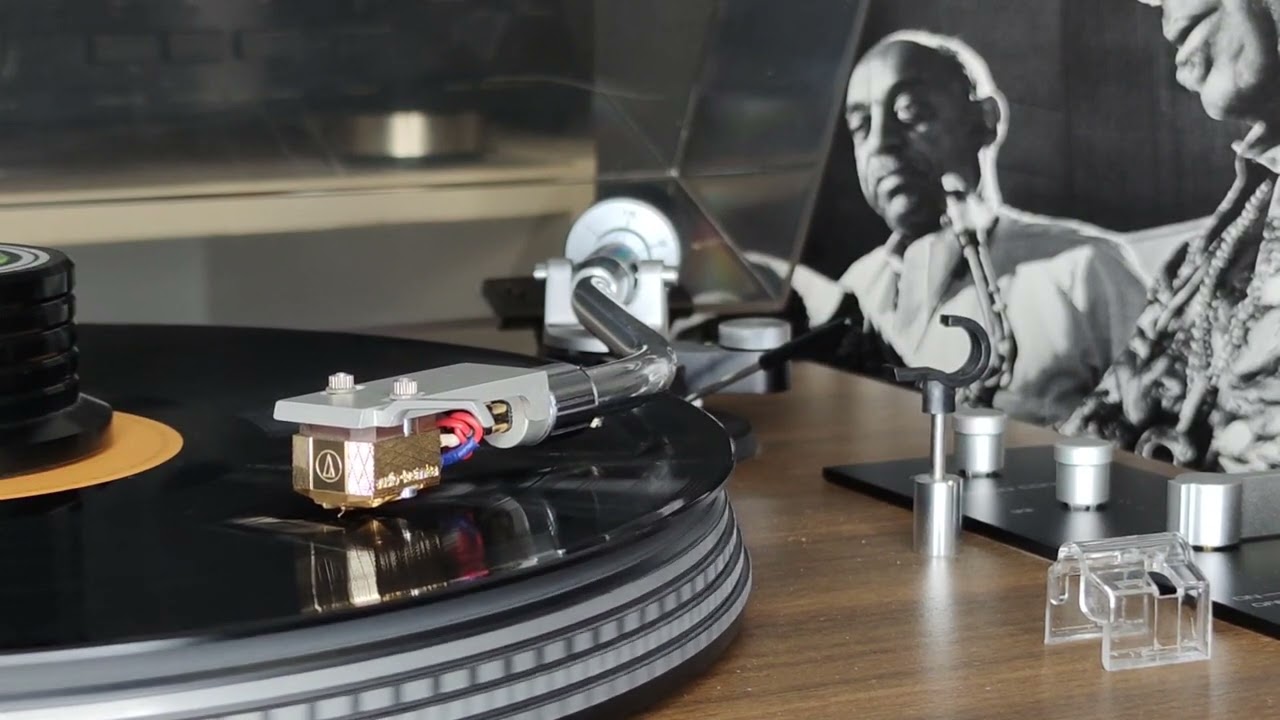 Audio Technica AT33E. Benny Carter & Dizzy Gillespie – Carter, Gillespie, Inc.
