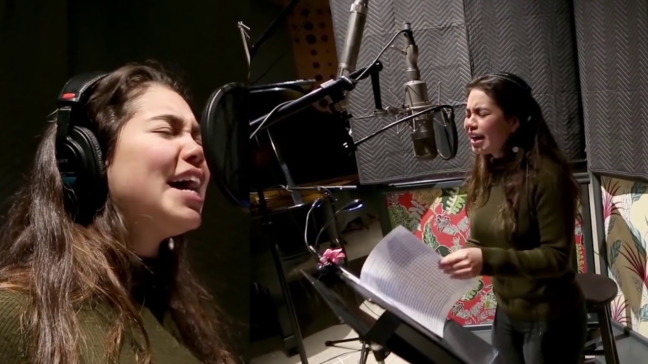 How Far I'll Go - Auli'i Cravalho (Behind The Mic)