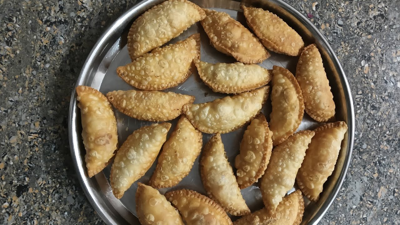 Delicious Homemade Gujiya Recipe | Step-by-Step Indian Sweet for Festivals
