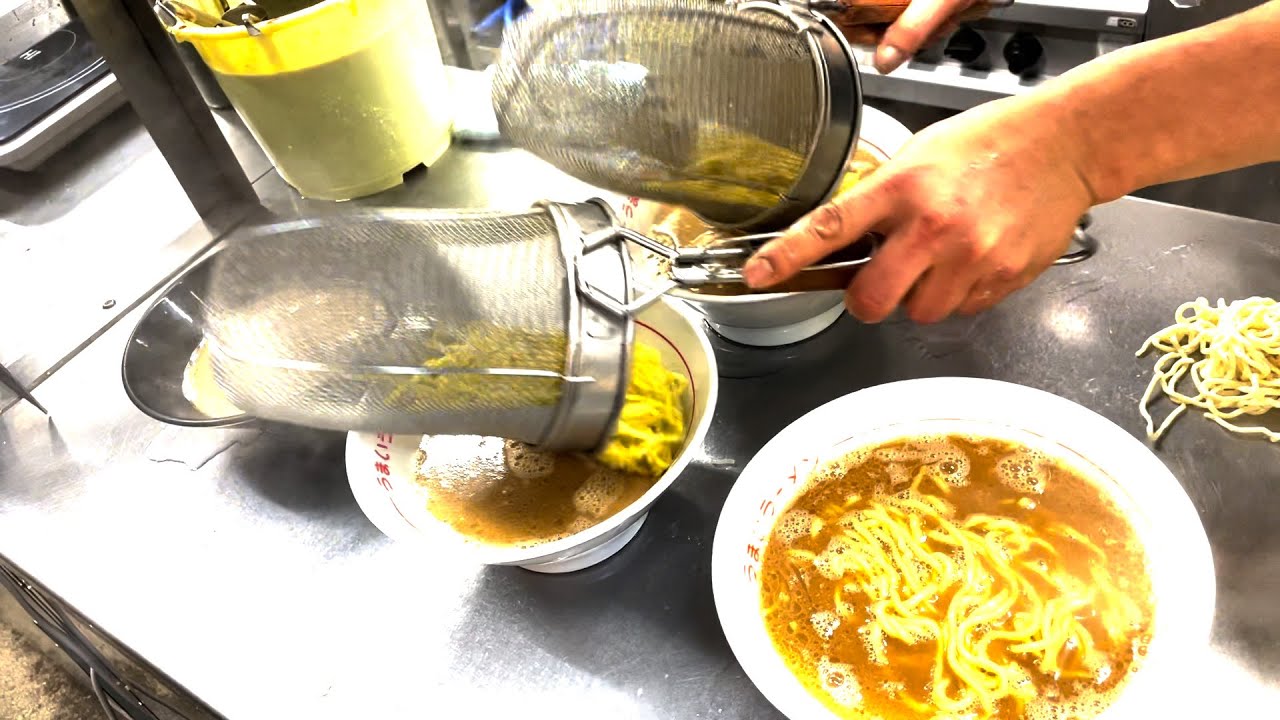 漁港の人気豚骨ラーメン！「松福」本店さんに朝の仕込みから密着！#ラーメン　＃ラーメン静岡　＃ラーメン沼津　＃松福ラーメン　＃沼津ラーメン　＃沼津市