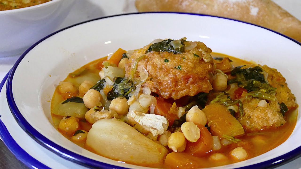POTAJE de GARBANZOS  con ESPINACAS y BACALAO  🐠  con Panecillos 🥯 . Receta Tradicional con TRUCOS 👍