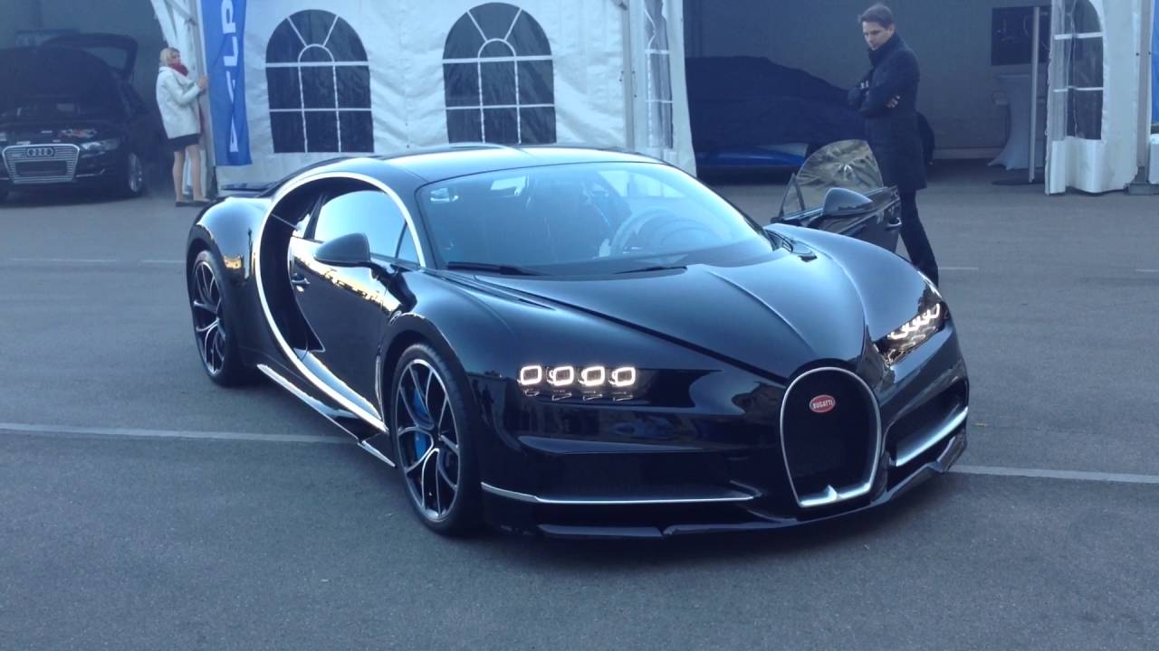 BUGATTI CHIRON W16 black in Vienna