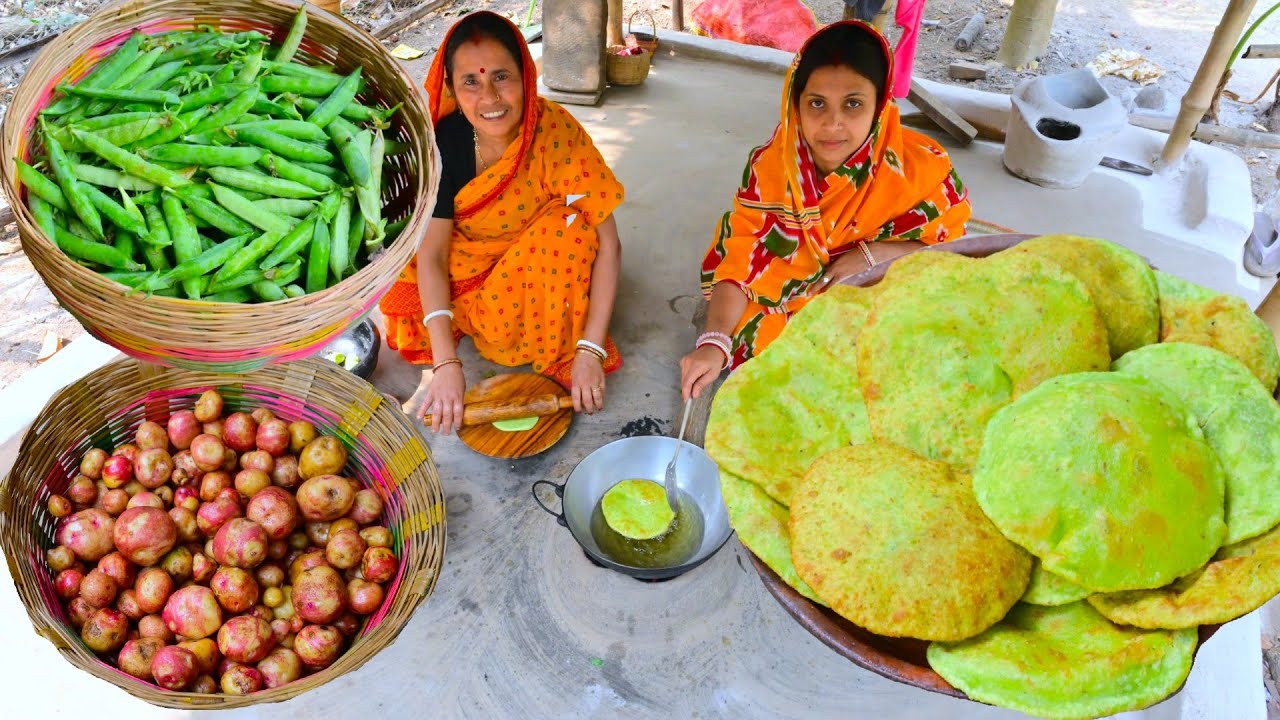 বাগানের টাটকা মটরশুটি দিয়ে মটরশুটির ফুলকো লুচি সঙ্গে দেশি লাল আলুর দম | Matarsutir Fulko Luchi