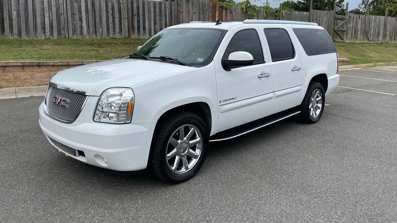 White 2007 GMC Yukon Denali XL AWD