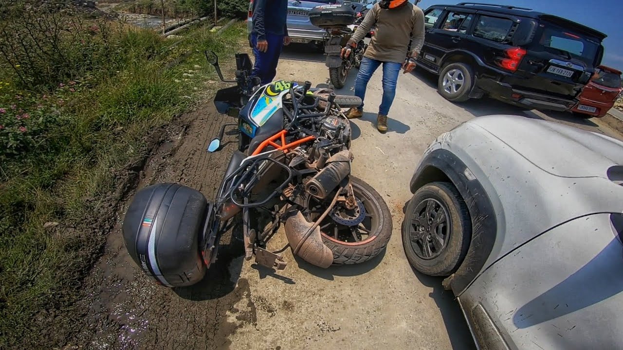 Day 9 - Met With An ACCIDENT In Srinagar 😭 | Exploring Srinagar | LADAKH RIDE 2021
