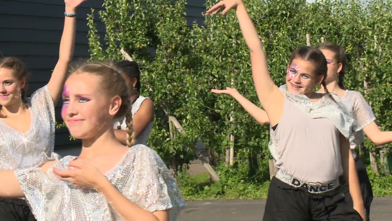 Dansfilm in de Boomgaard van boer Frans
