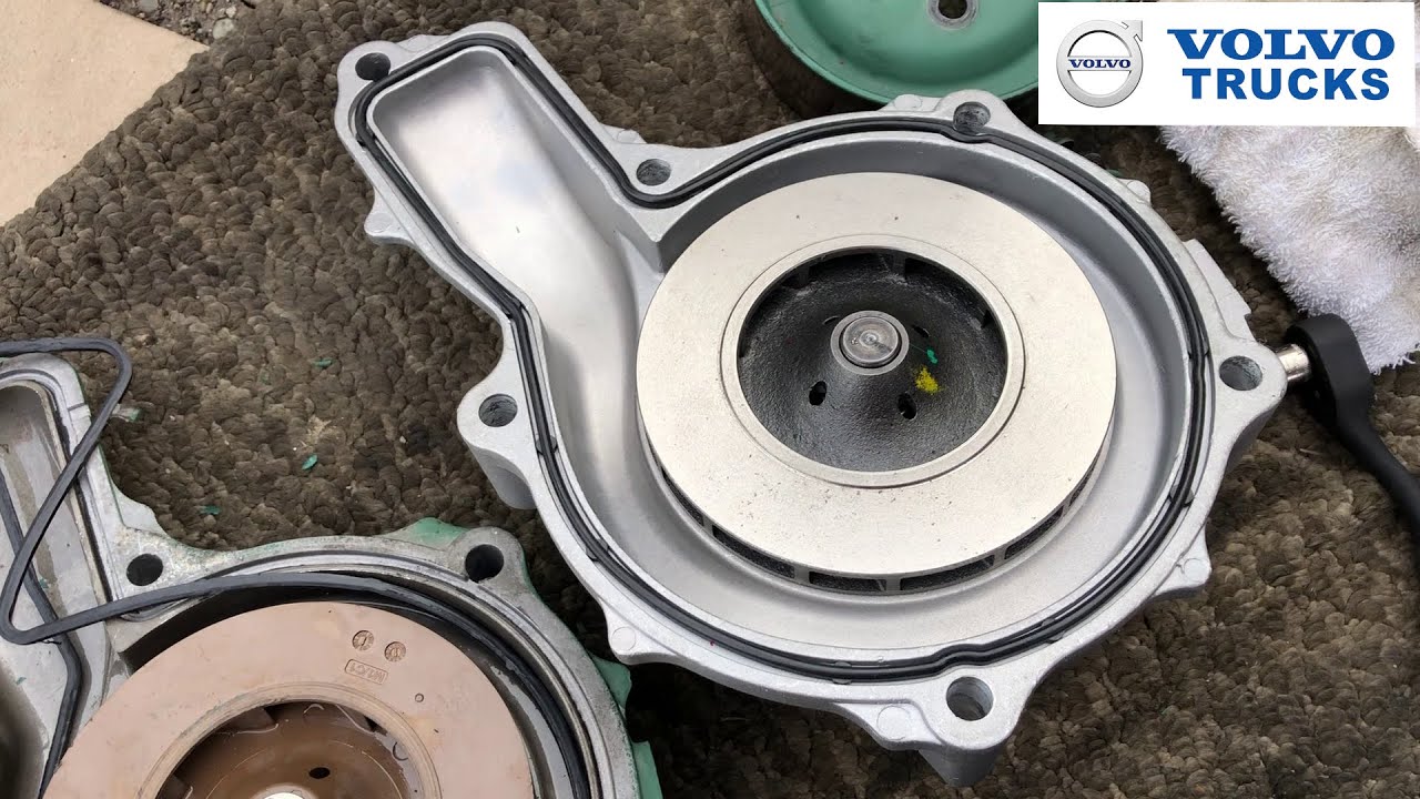 Замена водяного насоса Volvo Truck VNL / натяжитель