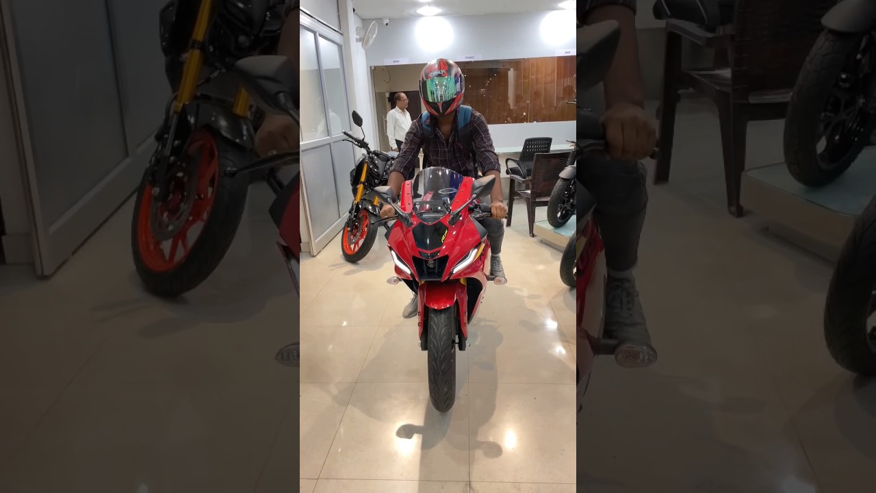 Yamaha showroom banarasi new r15 #viral #video #vlog #viralvideo #trending #bhardwajveervlogs