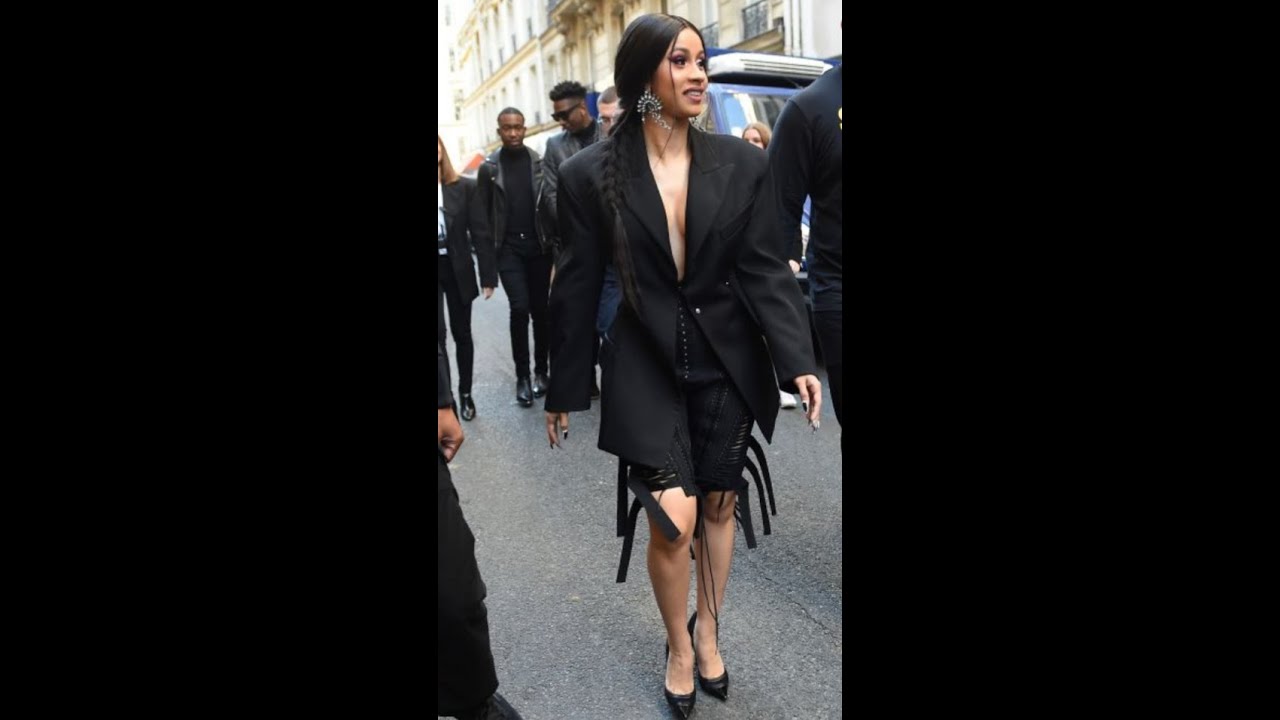 CARDI B WHAT ARE YOU DOING?????? #CARDI #CARDIB #BARDIGANG #OFFSET #HIPHOP #RAPPER