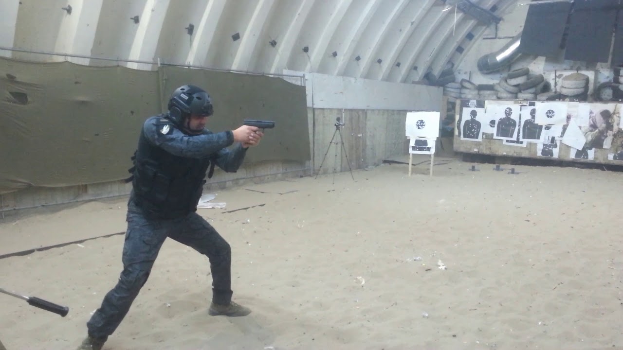 heckler&koch  USP &  COLT M4A1 COMMANDO
