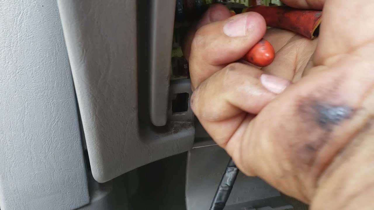 DONDE LOCALIZAR EL FUSIBLE Y RELEVADOR DEL CLAXON DEL FOCUS CUANDO NO PITA