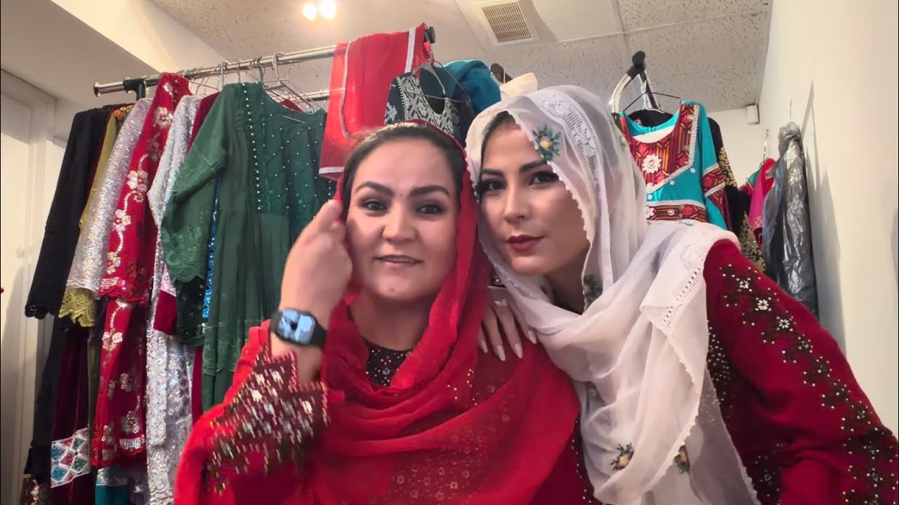 دوستان عزیز برای لباس هزارگی من و تمن گل و برای دو پیازه درست کردن ما از 1تا 10 چند نمره میدین ؟