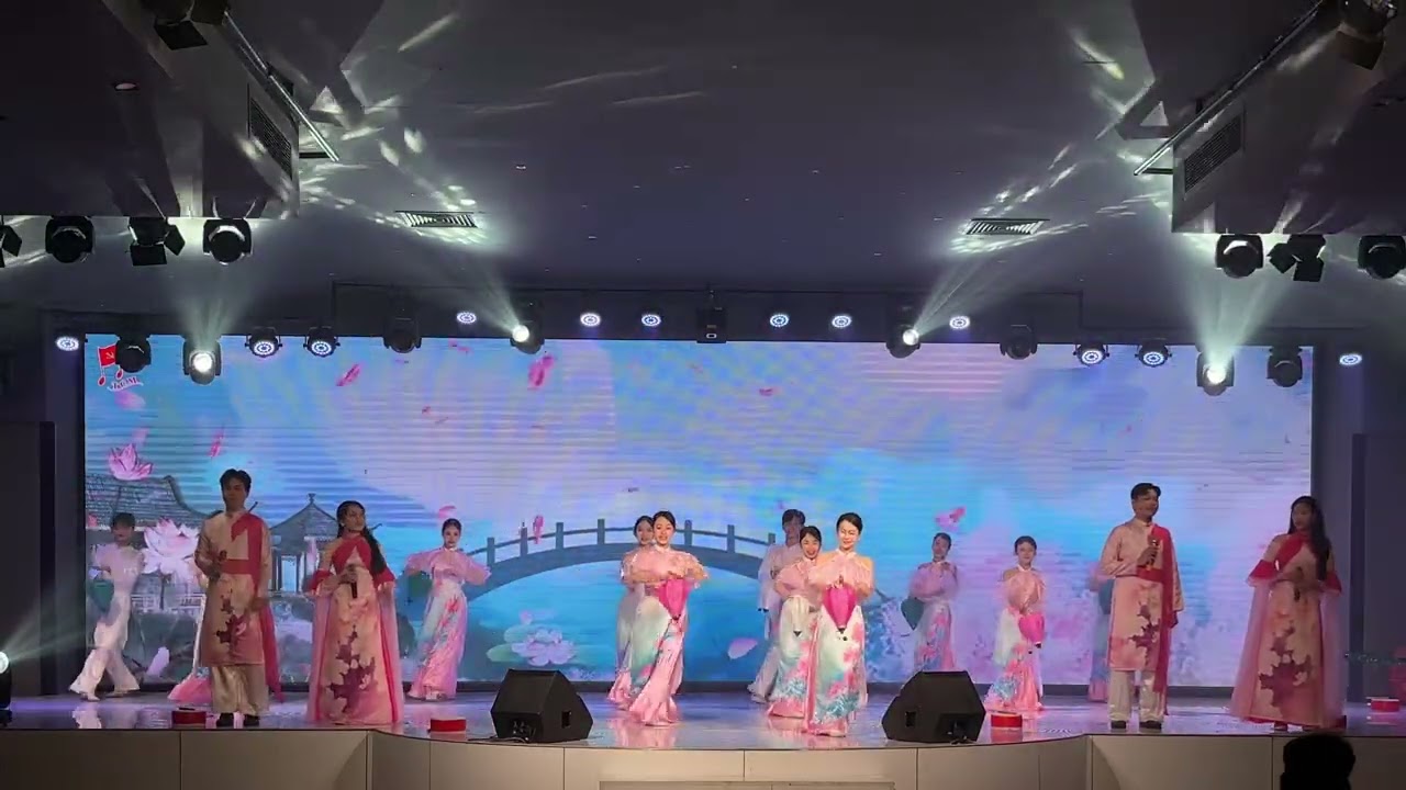 Liên khúc Xuân Thanh Thanh nè cùng TCM FTU 🫰🏻🥰