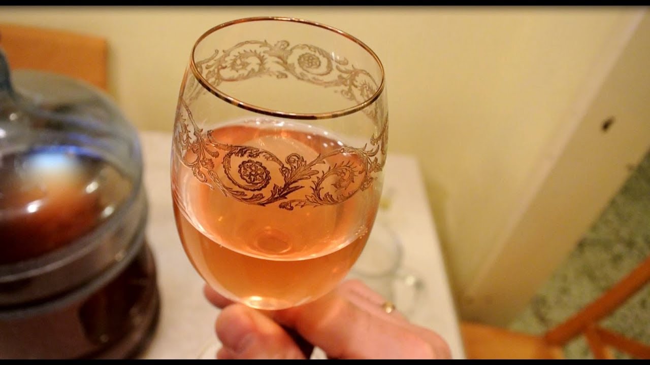 הכנת יין ביתי - תהליך מלא של  הכנת יין רוזה ורדרד קרוי גם 