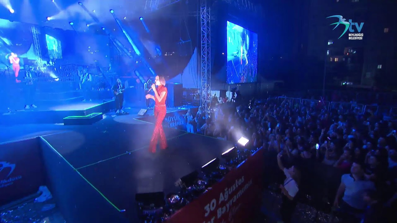 30 Ağustos Zafer Bayramı / 11. Barış ve Sevgi Buluşmaları - Zeynep Bastık Konseri