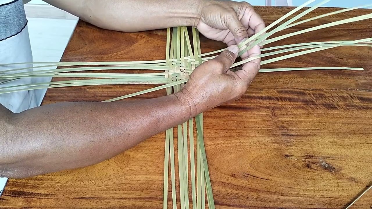 พาเบิ่งตอนก่อข้องลายสามแต่ก่อก้นเป็นลายสอง