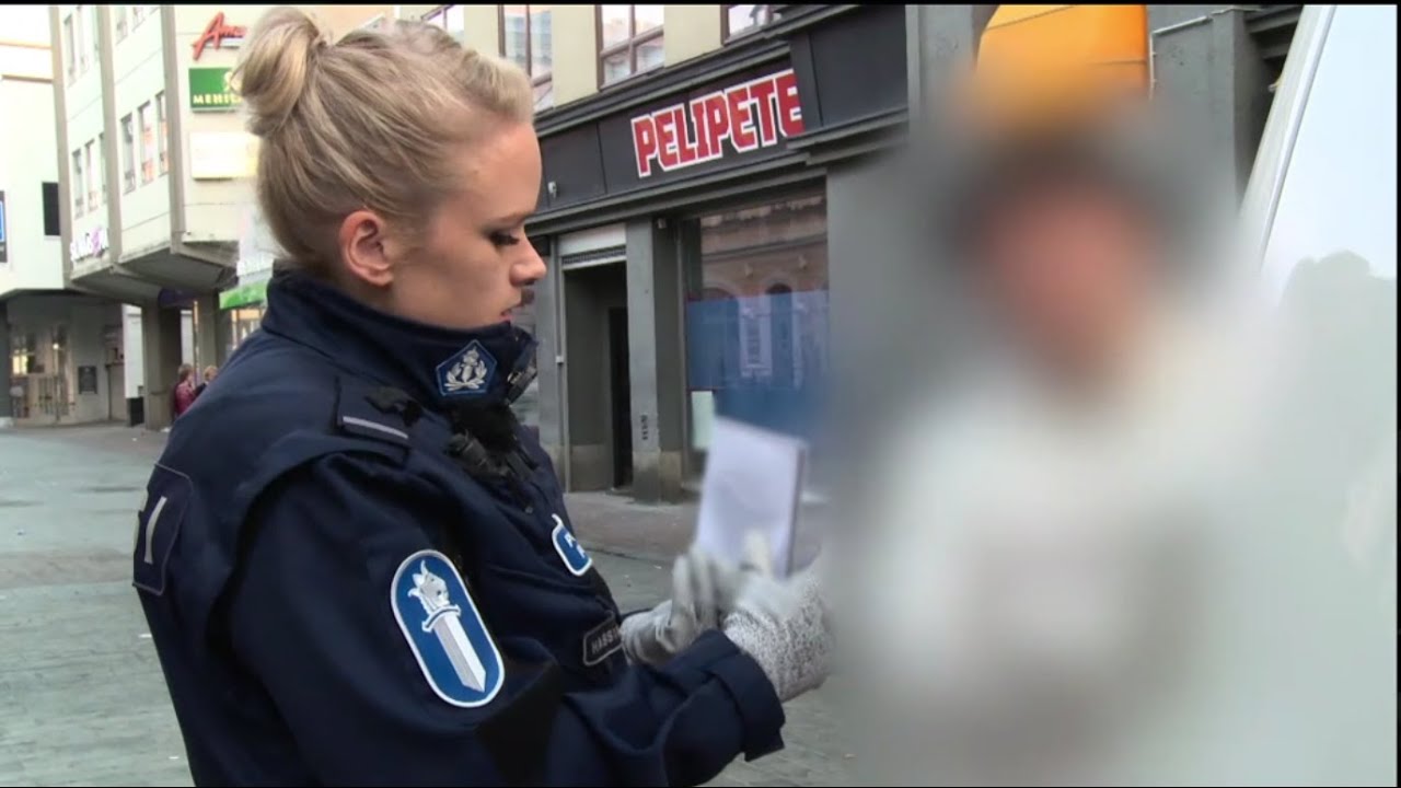 Naistenhakkaaja - Poliisit Kuopio