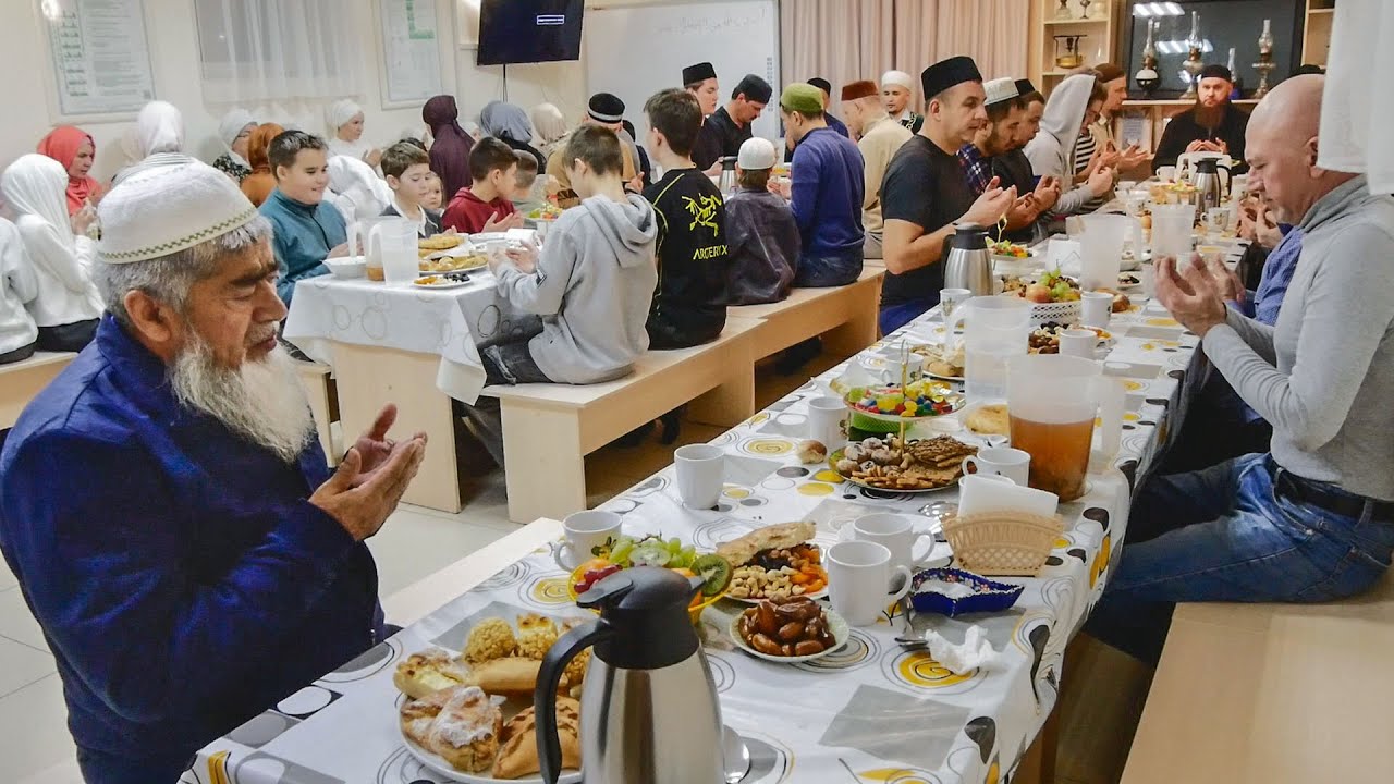 Как проходит ИФТАР в мечети в Рамадан в Татарстане.