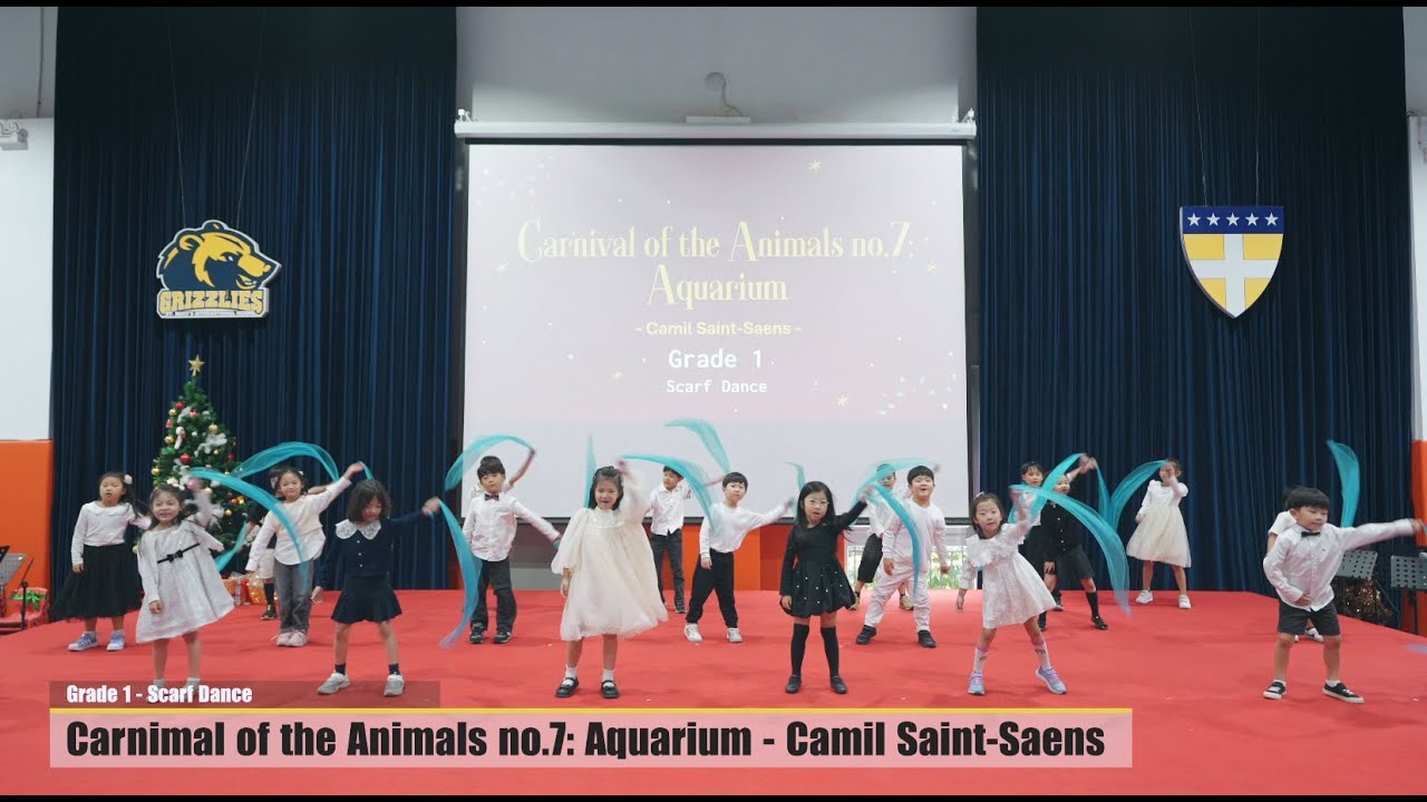 Grade 1 performance: Scarf Dance 