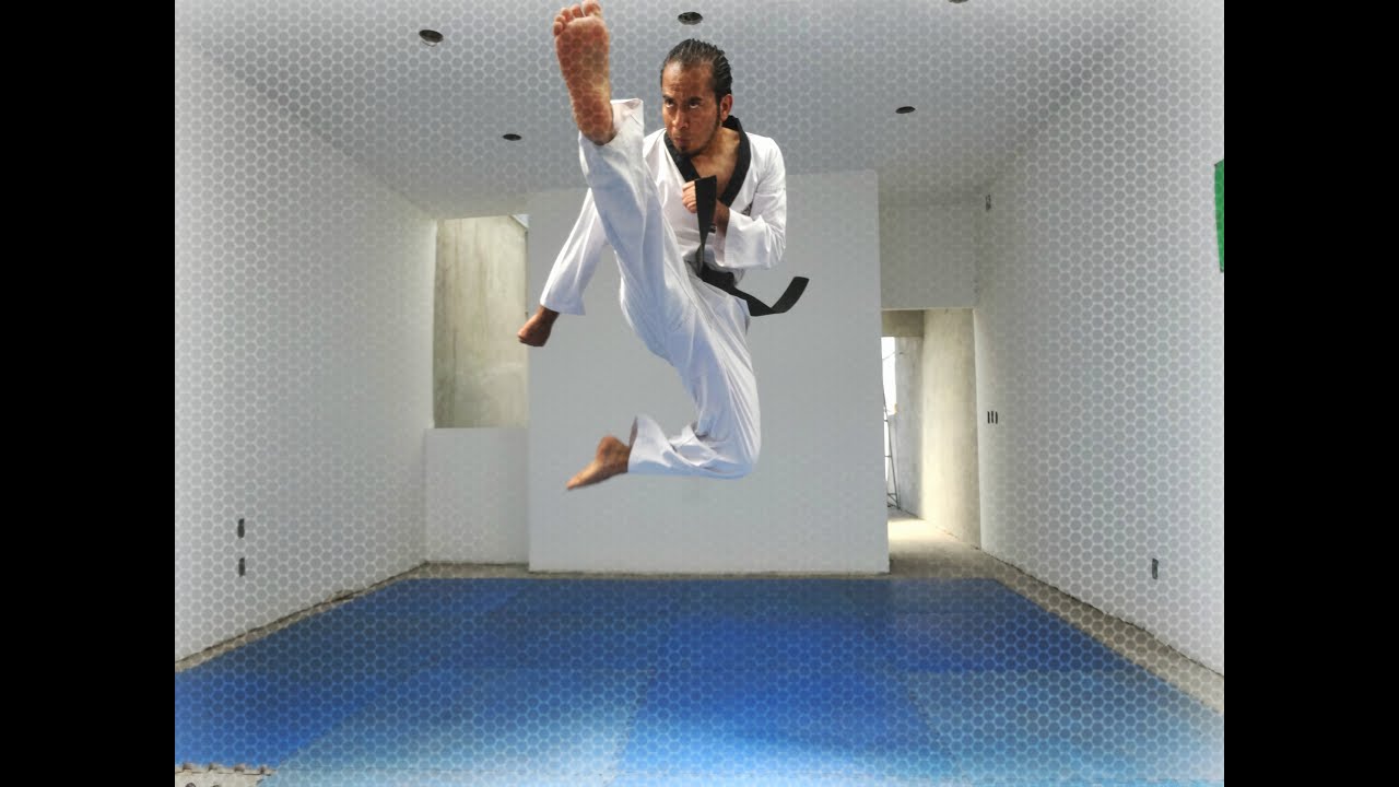 Patadas voladoras o con salto de TAEKWONDO