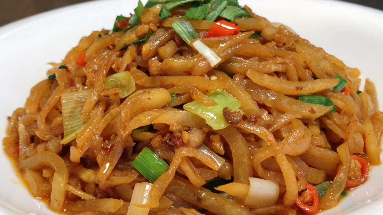 Моя семья любит жареную тертую редьку, она вкусная и питательная, хрустящая и аппетитная,