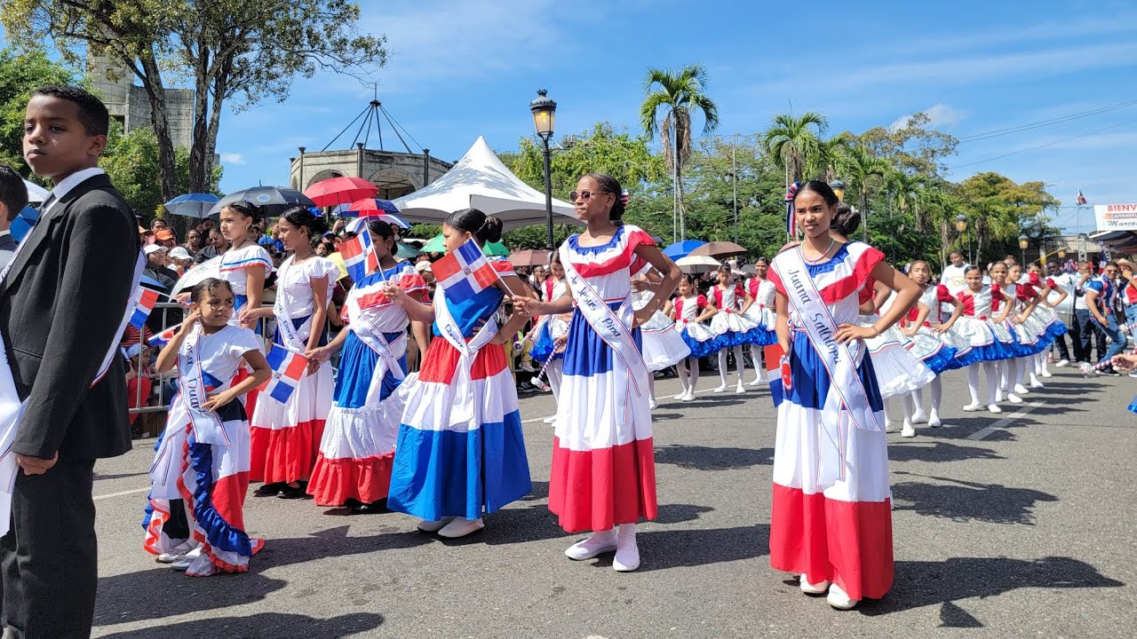 Desfile Etudiantil del 27 DE FEBRERO 