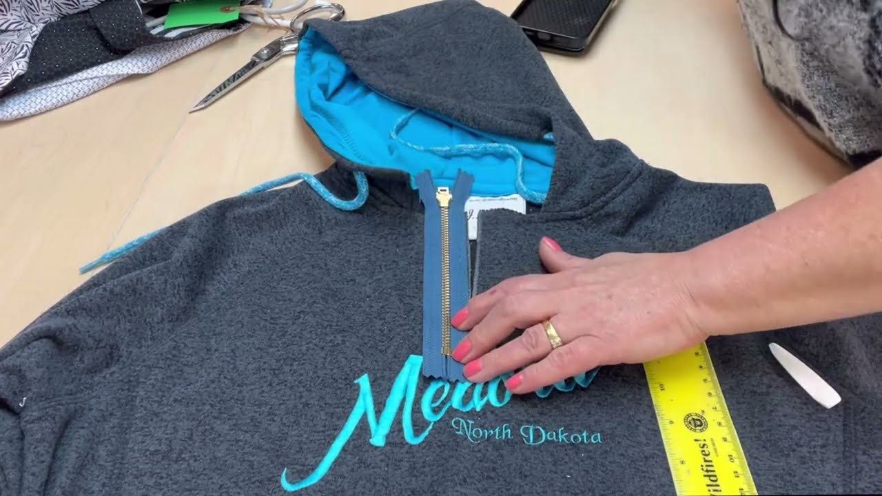 Вставляю Молнию в Hoodie…Без настроения Не работаю ☝️