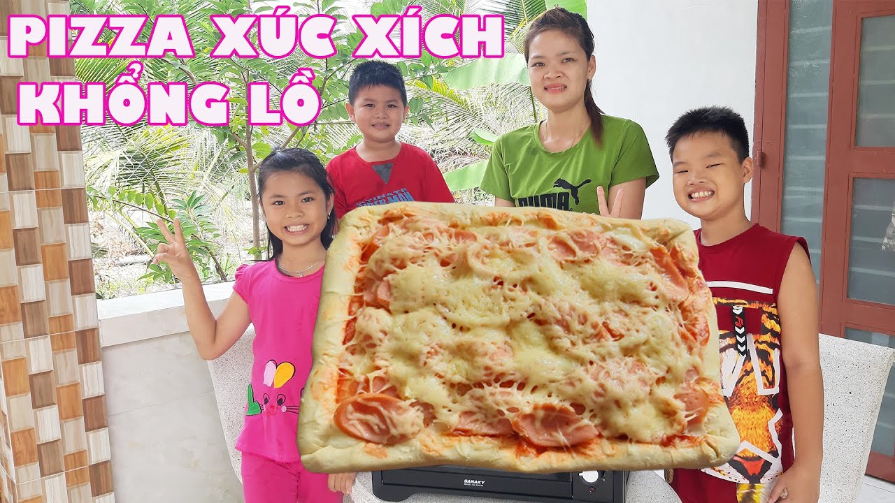 Mẹ Làm Pizza Xúc Xích Khổng Lồ [ Trang And Vinh TV ]