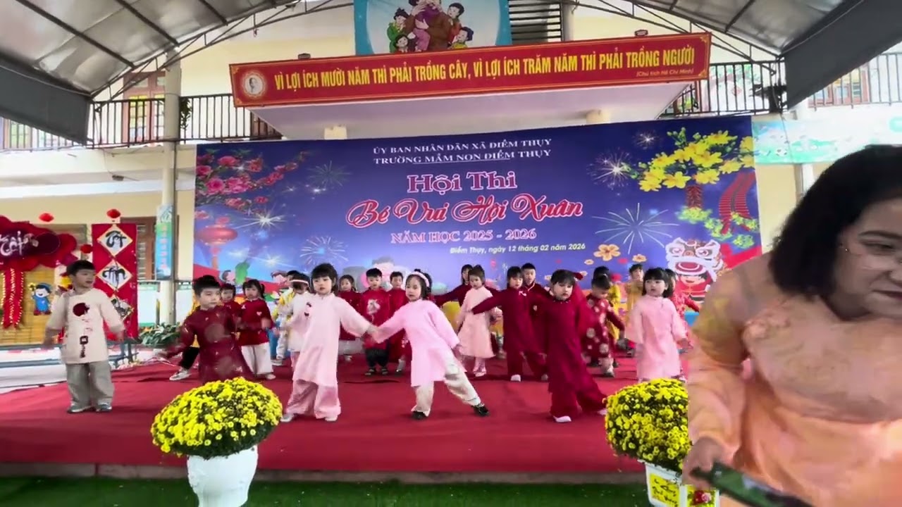 ngày 12 tháng 2, 2026